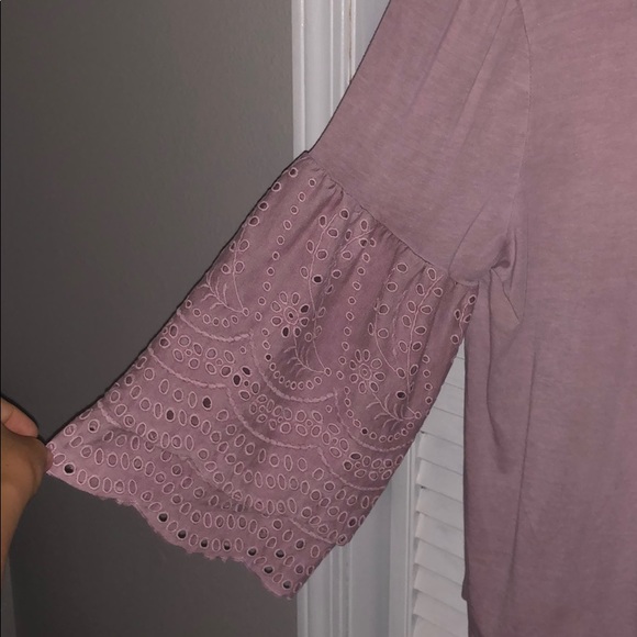 Large Mauve top from American Eagle - Picture 3 of 3